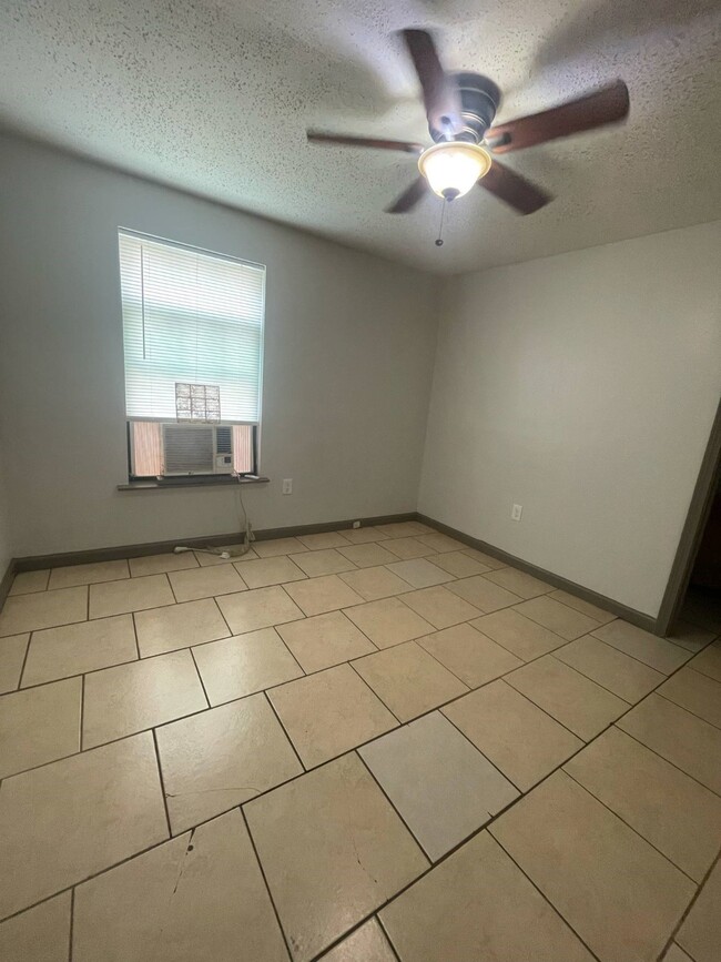 Building Photo - 3028 Avenue M