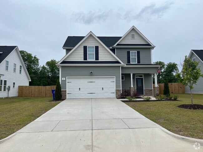 Building Photo - Lovely Energy Efficient Home In Smithfield...