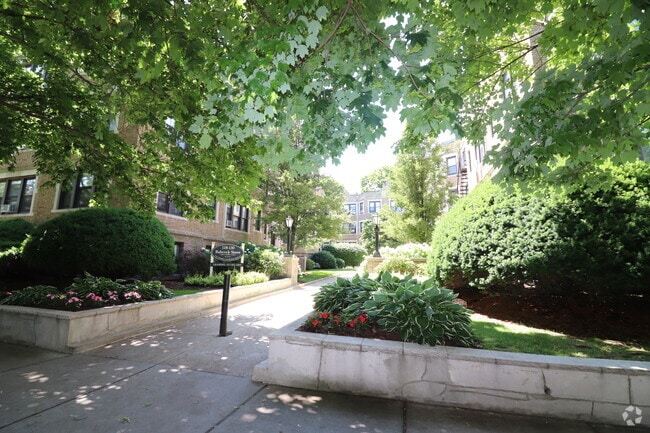 Building Photo - 126 Babcock St Unit 27A Rental