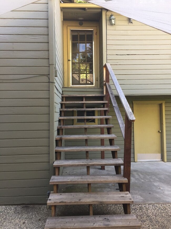 Photo - 484 1/2 E. 3RD AVENUE Unidad 484 1/2 E. 3RD AVENUE