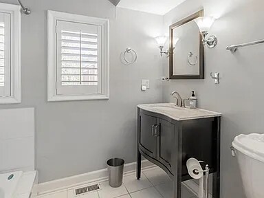 Photo - 1610 N Larrabee St