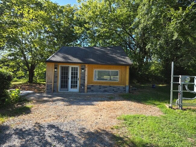 Building Photo - 7356 Old Cox Pike Rental