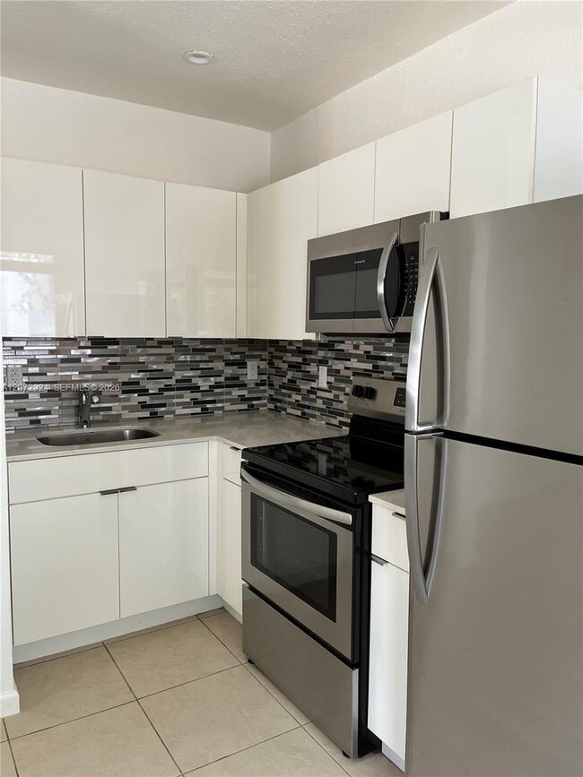 Photo - 6331 NE 4th Ct Unidad 1