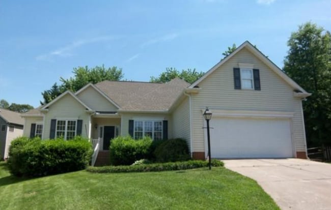 Building Photo - 16104 Epiphany Ct