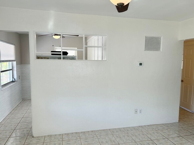 Photo - 2 bed 1 Bath House in Ideal Location in St Pete