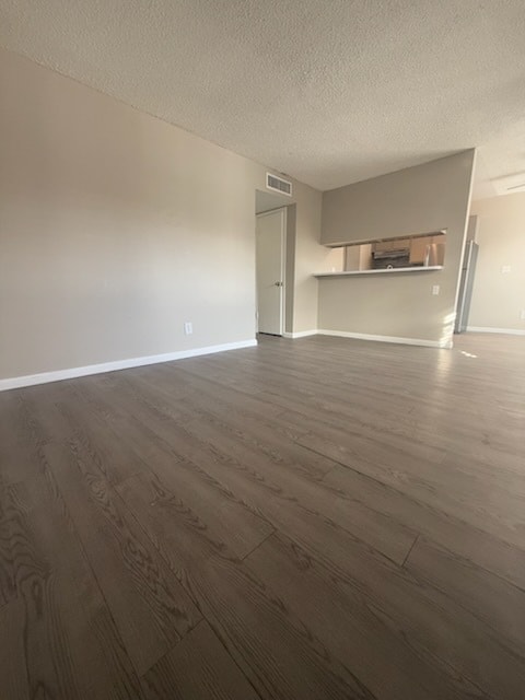 Photo - Pine Village Apartments