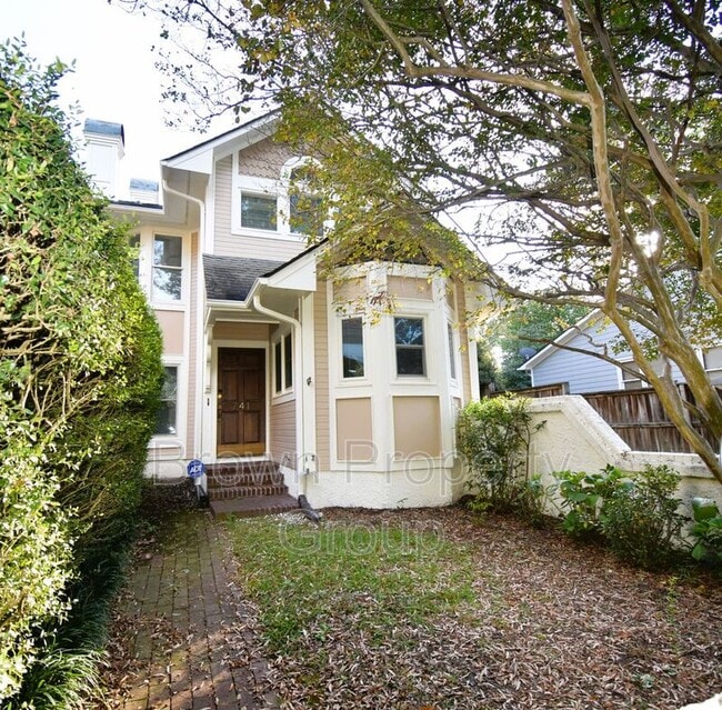 Building Photo - 741 Victorian Pl