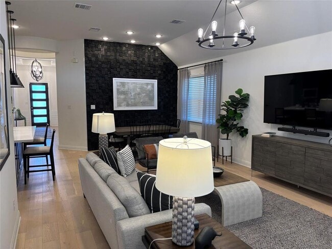 Photo - 107 Smokebush Trail