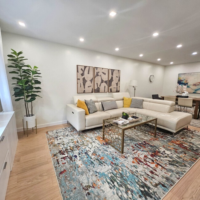 Photo - 3239 46th St