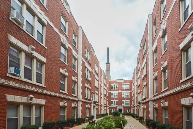 Building Photo - 547 W Surf St Unit A06C