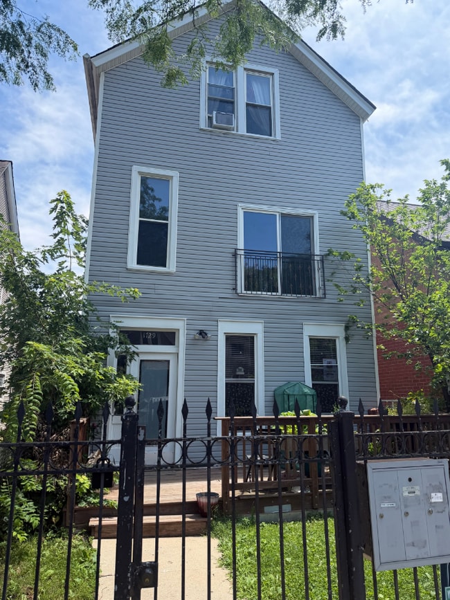 Photo - 1729 N Whipple St Unit 2
