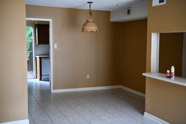 Photo - 755 E Boyd Dr Unidad #D
