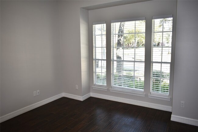 Photo - 5302 Fairwick Ct