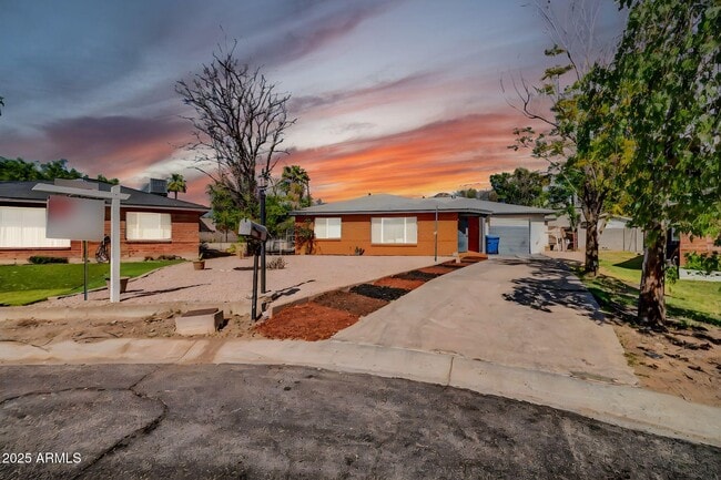 Photo - 7039 N 15th St House
