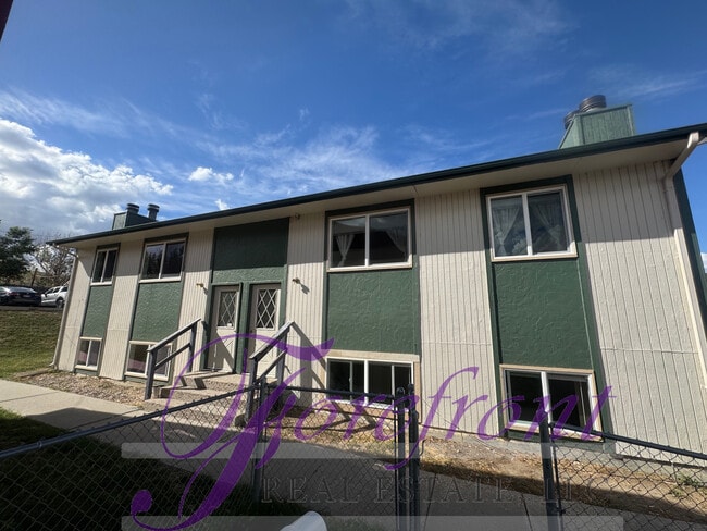 Building Photo - 2520 S Jefferson St Unit 1
