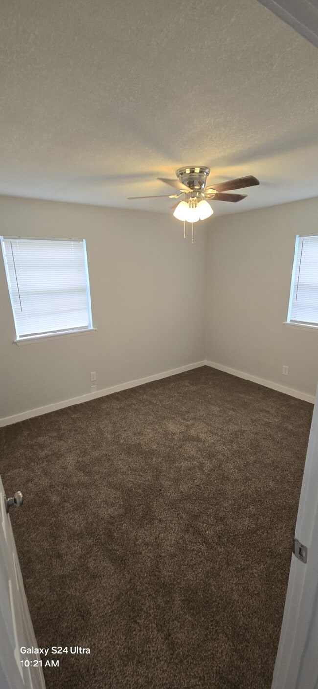 Photo - 108 W Garden Dr