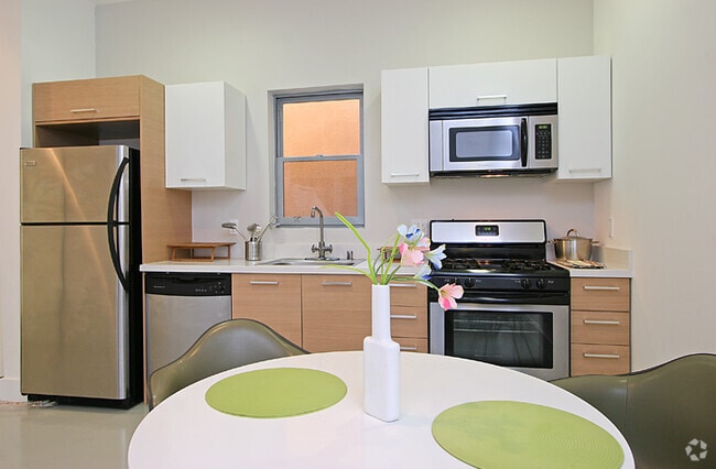 Building Photo - 2216 Main St Unit 202 Rental