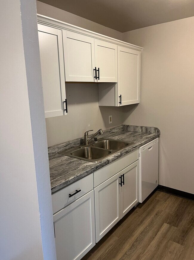Kitchen - Coachlite Apartments