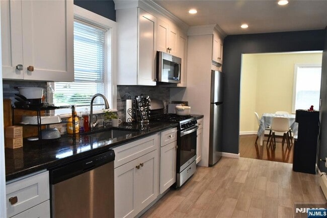 Photo - 139 Ray St Unit 1