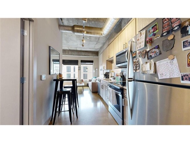 Building Photo - 728 N 3rd St Unit 502