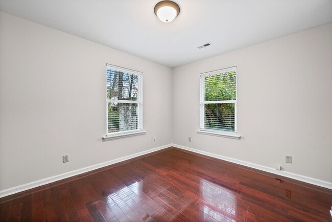 Photo - Minutes from Downtown Nashville!