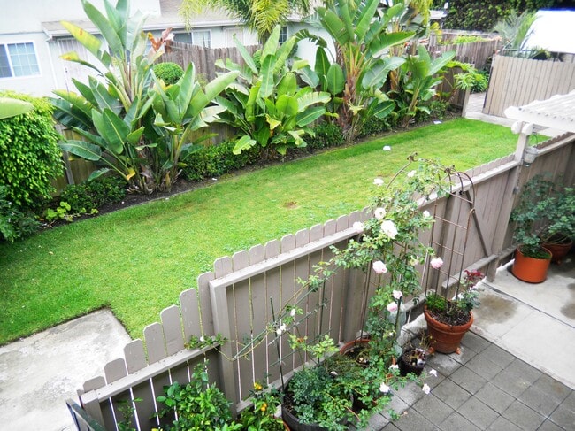 Photo - 17092 Emerald Ln Unit A