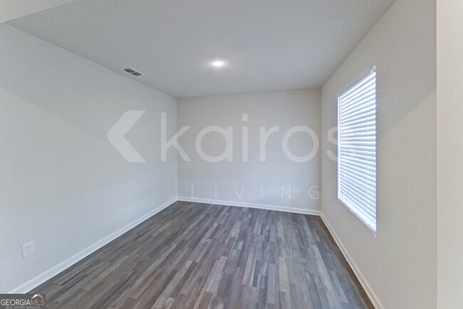 Photo - 202 Topaz Ln