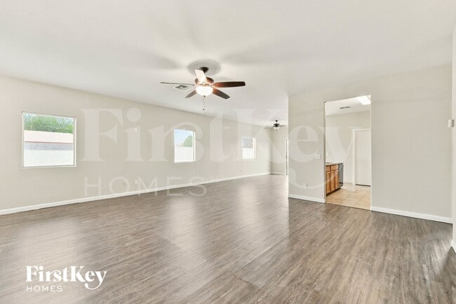 1888 E Silversmith Trail