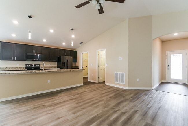 Photo - 6784 Hanworth Ln