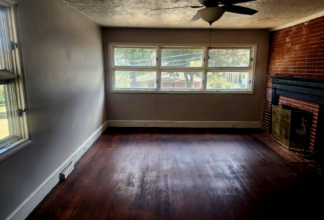 Photo - 1941 3rd St E