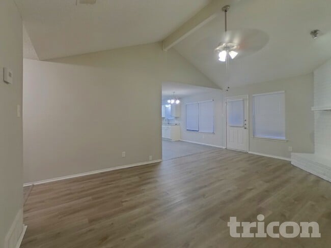 Photo - 521 Clover Dr