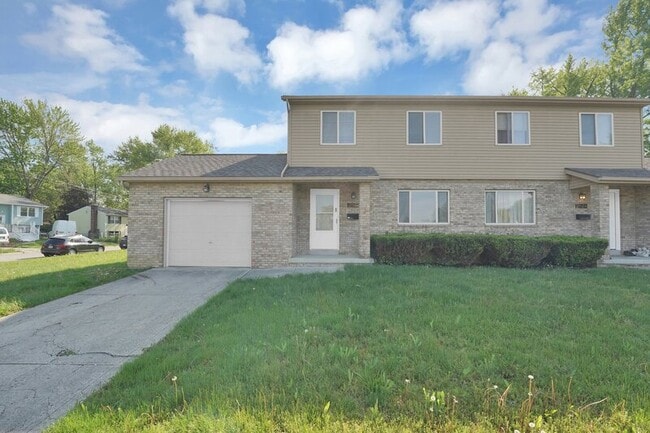 Photo - 2522-2524-2524 Weyburn Rd Condo