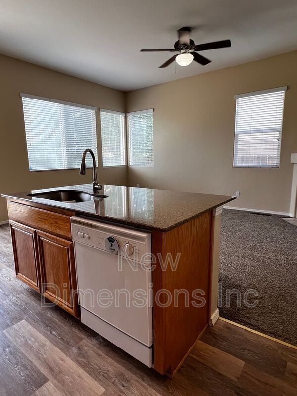 Photo - 1675 Brentford Way