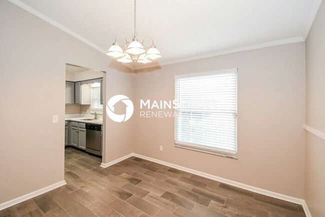 Photo - 3 Bedroom Pet-Friendly Home in Jacksonville, FL with Main Street Renewal