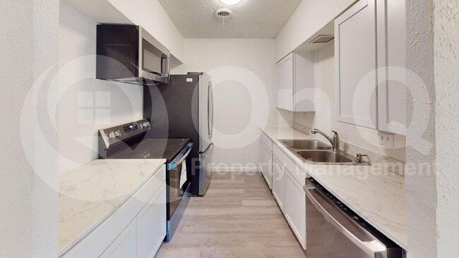 Photo - 910 S Mills Dr