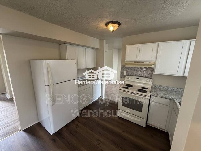 Building Photo - 1201 E 43rd St