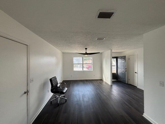 Photo - 906 N Church Ave