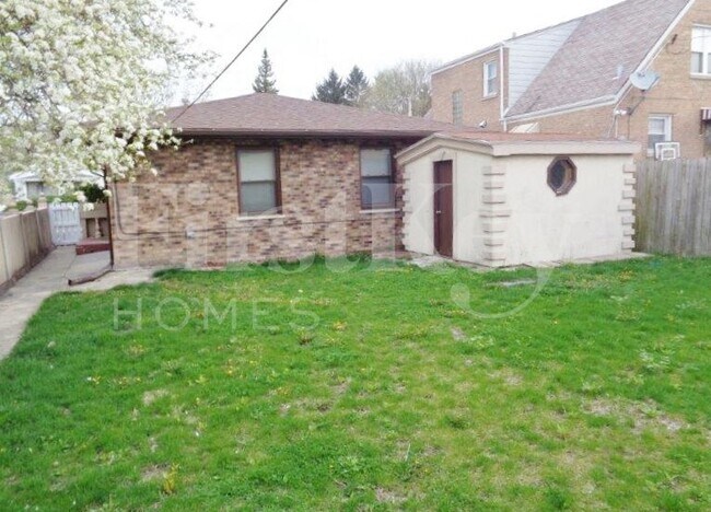 Photo - 2337 121st St