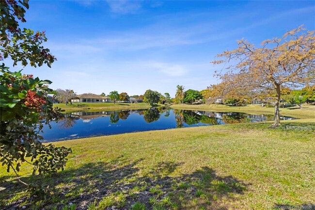 Photo - 3074 NE Loquat Ln