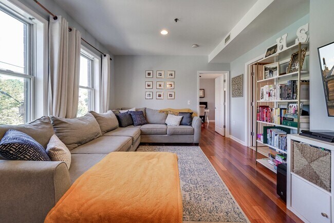 Photo - 650 2nd St Unit 4G