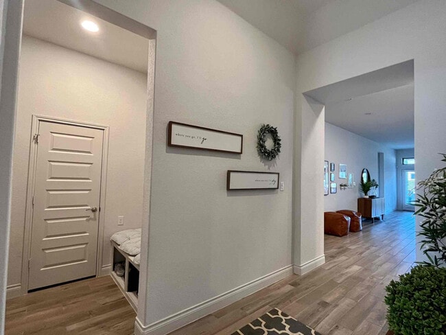 Photo - 2126 Thayer Cv