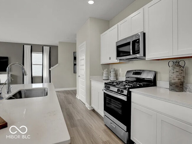 Photo - 9378 Larson Dr