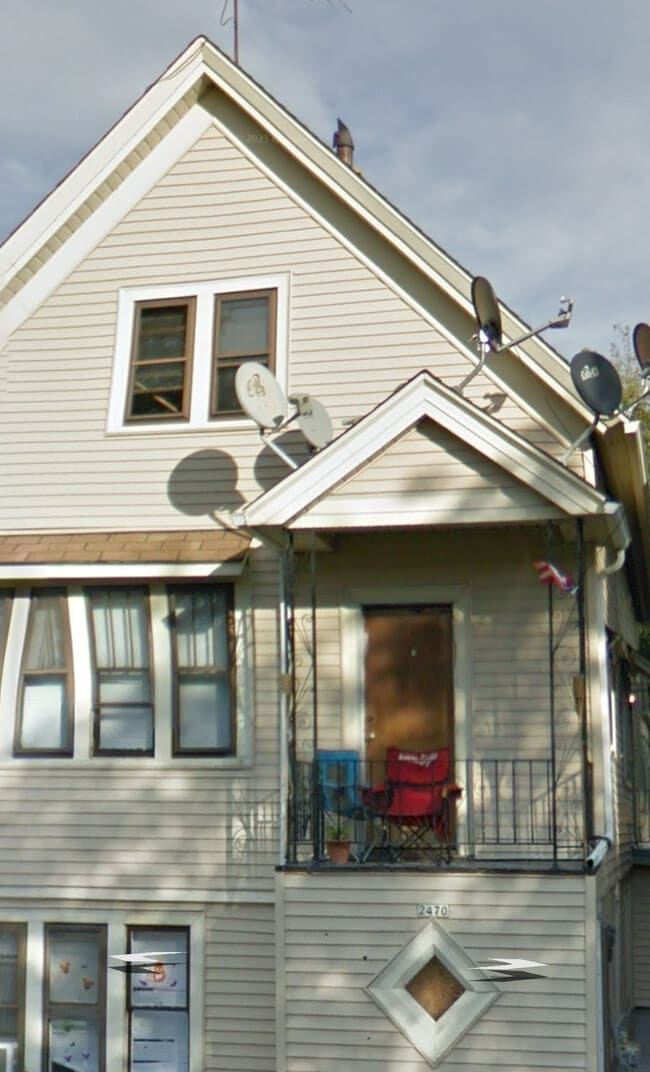 Building Photo - 2470 S 9th St Unit Lower Rental