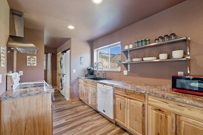 Photo - 4916 Lone Pine Dr