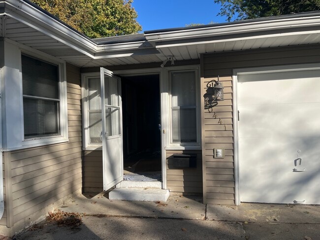 Photo - 10441 York Ave S