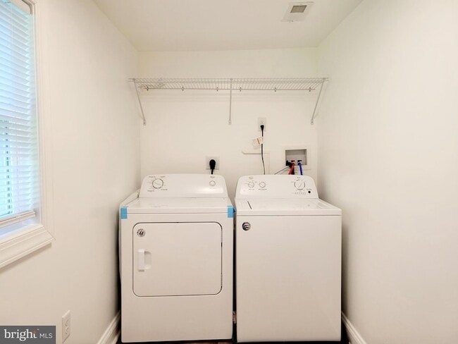 Photo - 128 E Pall Mall St