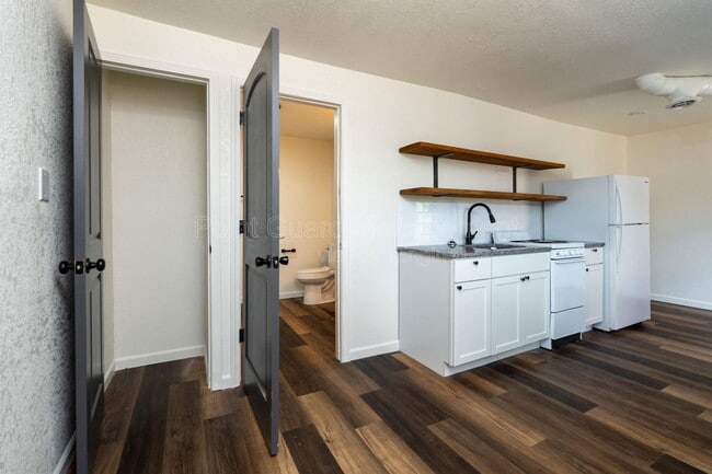 Photo - 421 N Emporia Ave Unit 421b