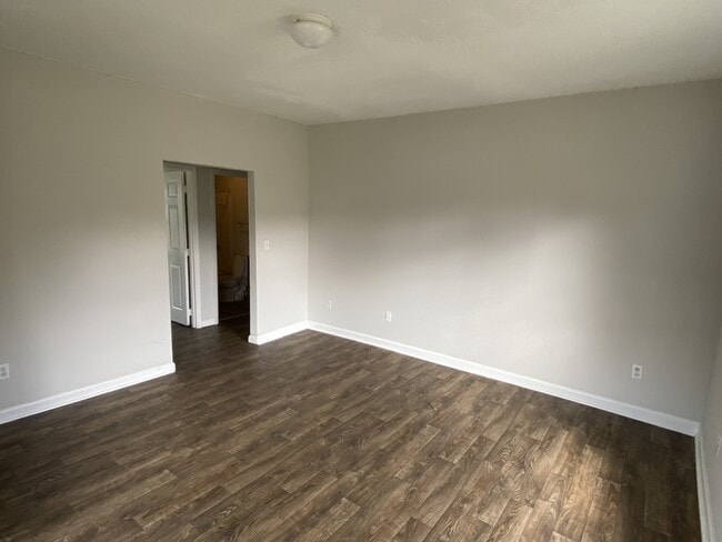 Photo - 2107 Raulston St