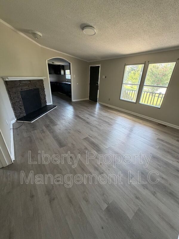 471 Washington Ln
