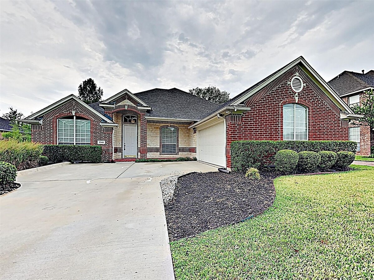 Grapevine Gem with Modern Upgrades & Backyard Retreat - Grapevine Gem with Modern Upgrades & Backyard Retreat